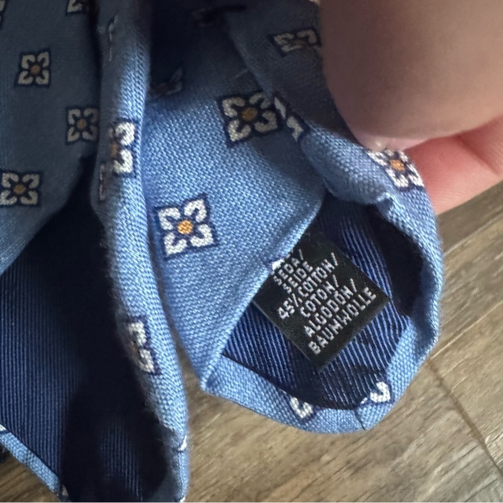 Elegant Blue and Black Patterned Ties for Men - Picture 7 of 7